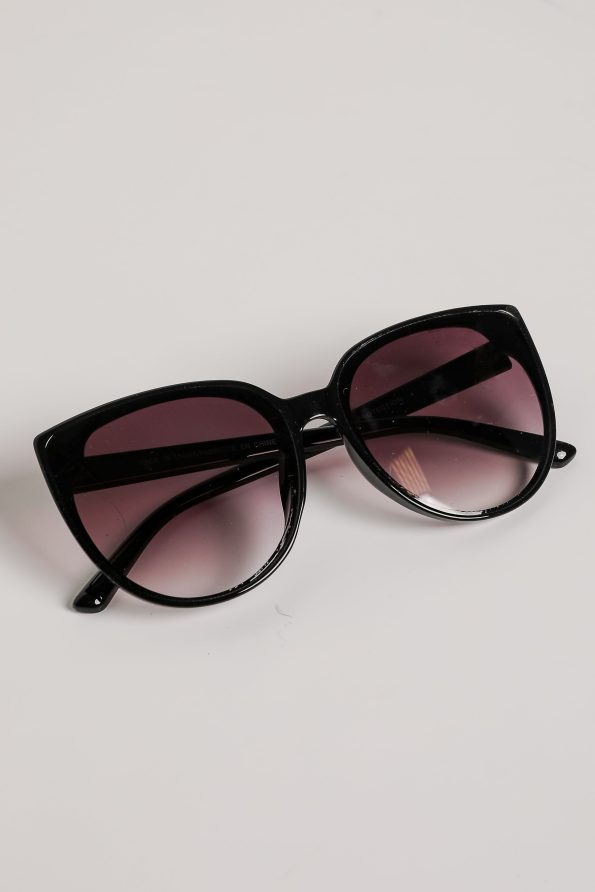 shopdressup_black_round_cat_eye_sunnies-2