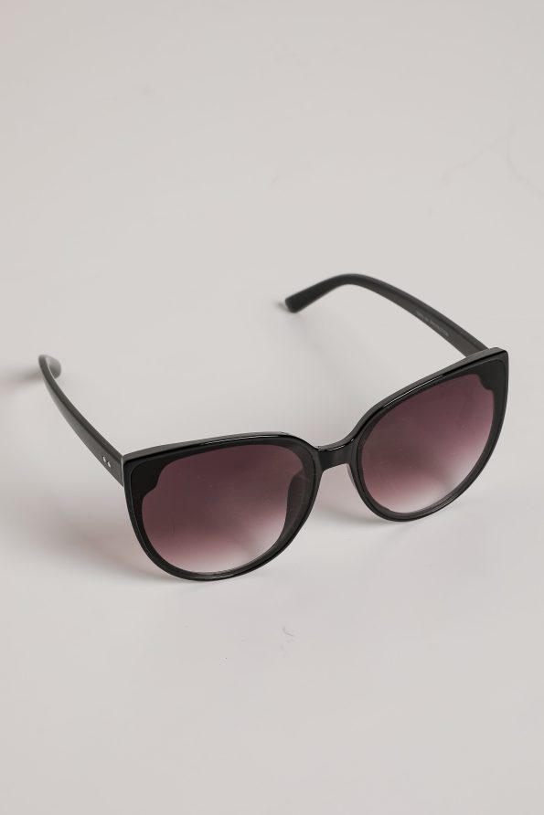 shopdressup_black_round_cat_eye_sunnies-3