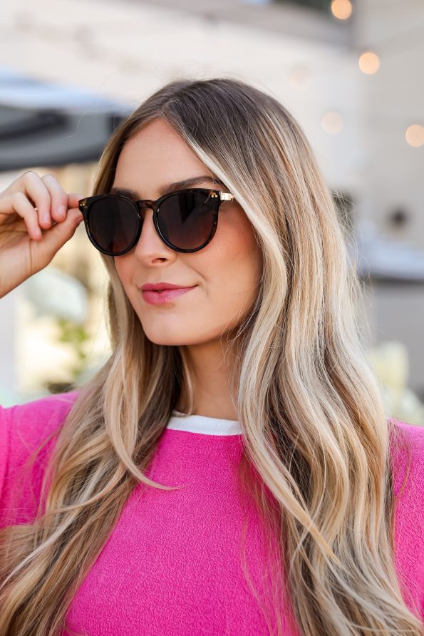 shopdressup_round_sunglasses-14_a50cca58-77e8-4470-901e-e1e98008971f