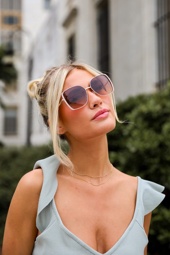 shopdressup_square_sunglasses-3_92aef7bd-2113-4789-bf45-eb5a6e67f04a