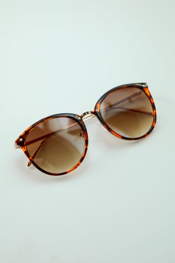 shopdressup_tortoise_round_sunglasses-4_8af90470-c391-41df-9338-021dba0b384f